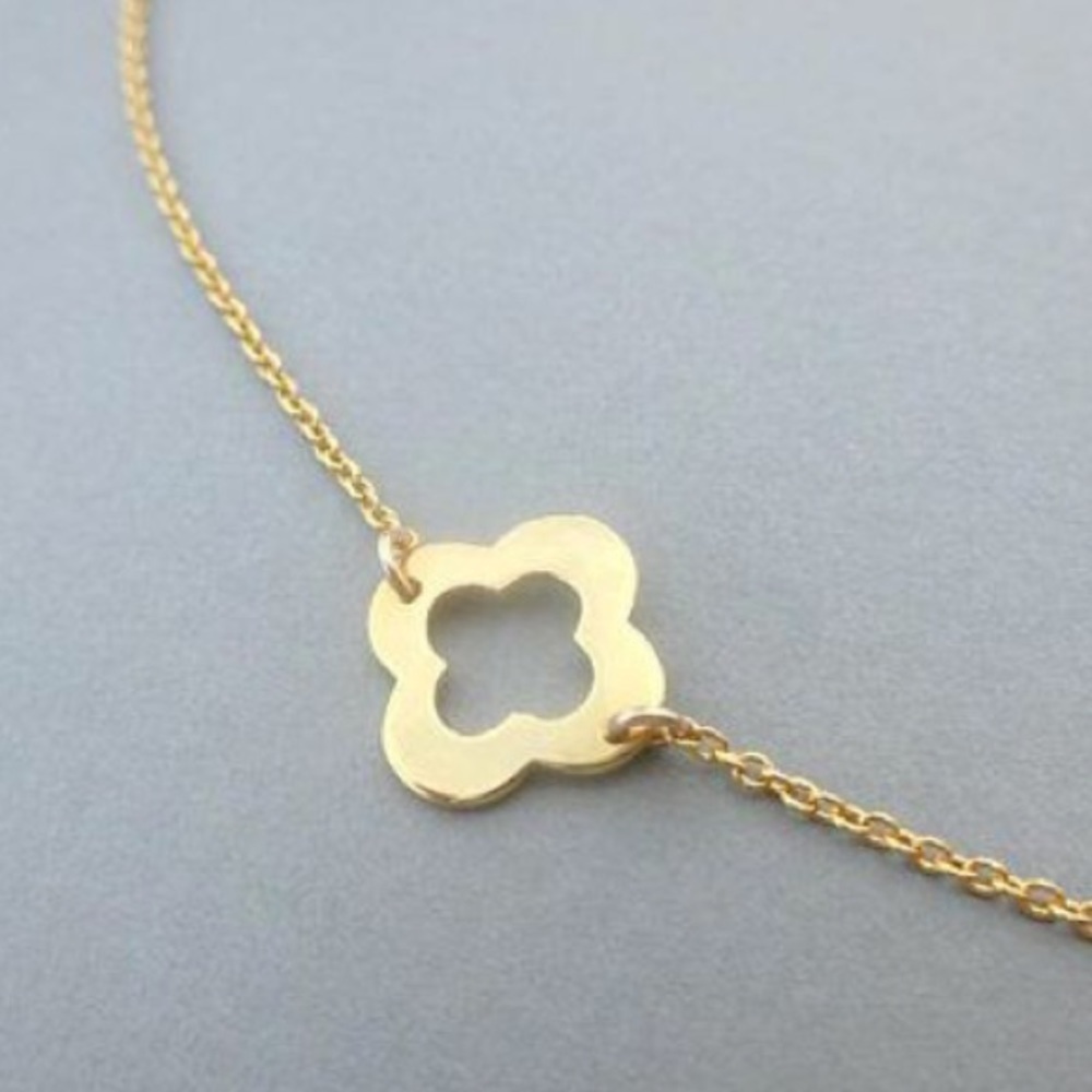 DELICATE Quatrefoil Choker